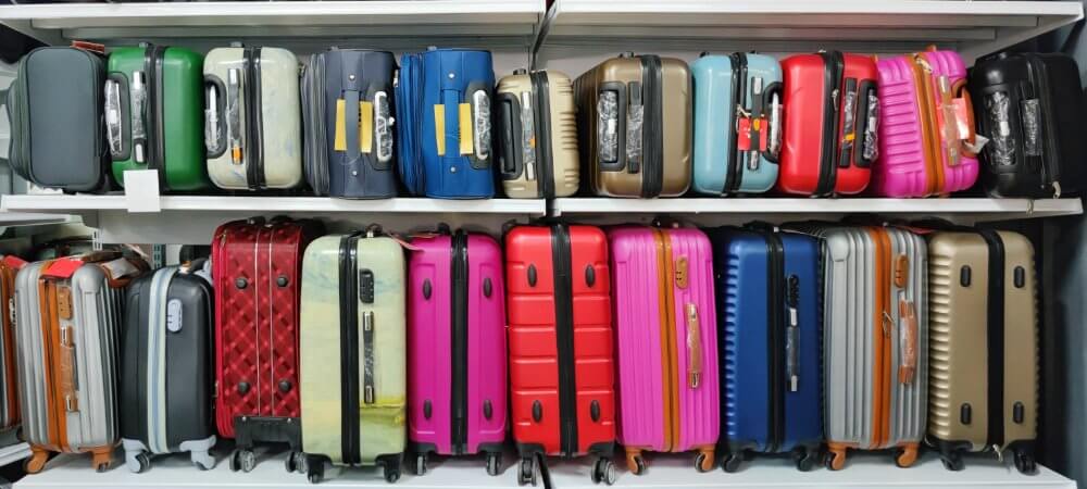 que-es-equipaje-mano-conjunto-maletas-colores-viajes-vacaciones
