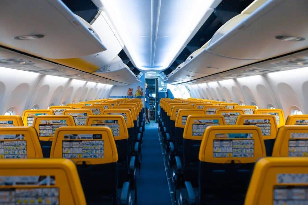 ryanair cancelacion - avion por dentro